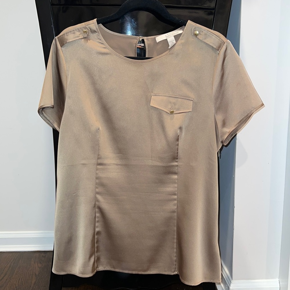 BANANA REPUBLIC HERITAGE BLOUSE WITH GOLD BUTTON SHOULDER AND POCKET DETAIL.